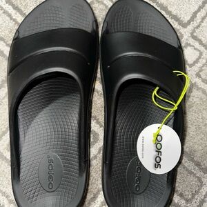 OOFOS Black Comfort Slides